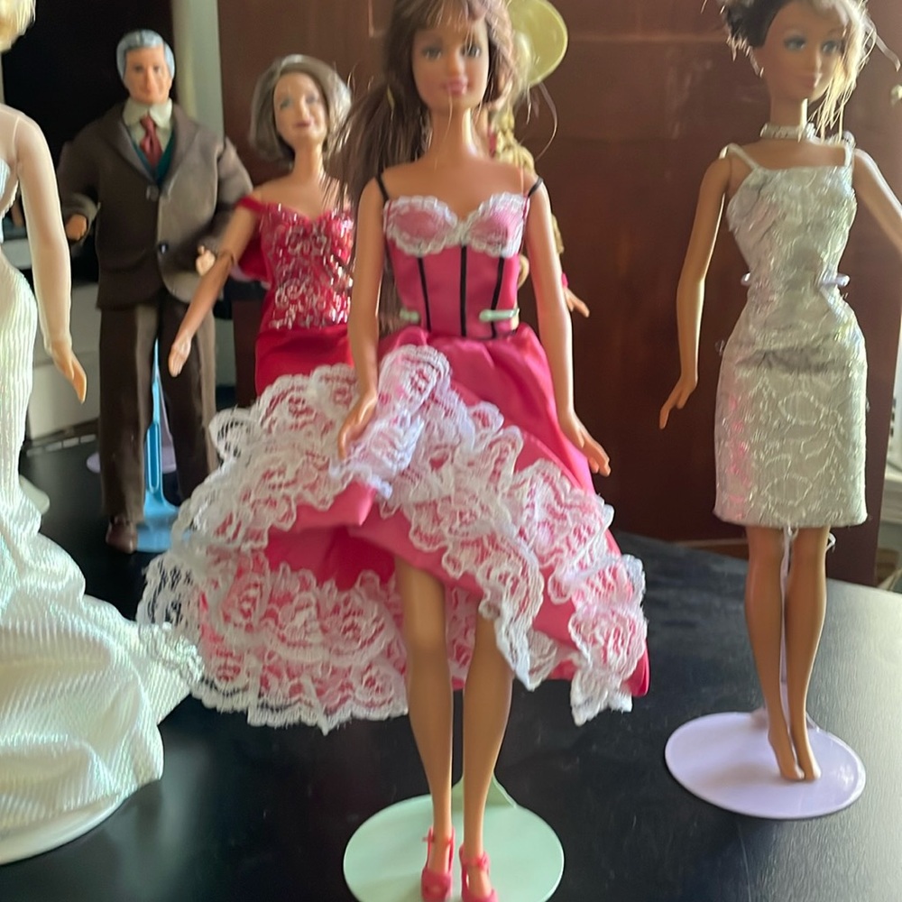 Barbie Dolls for Collectors and their Families (2 Dolls)